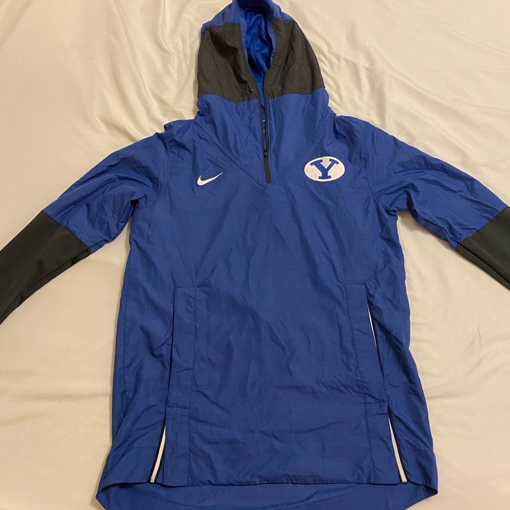 nike windbreaker byu